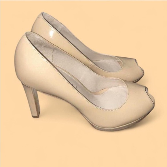 Via Spiga Nude Peep Toe Patent Leather Heels 5 - Picture 3 of 10